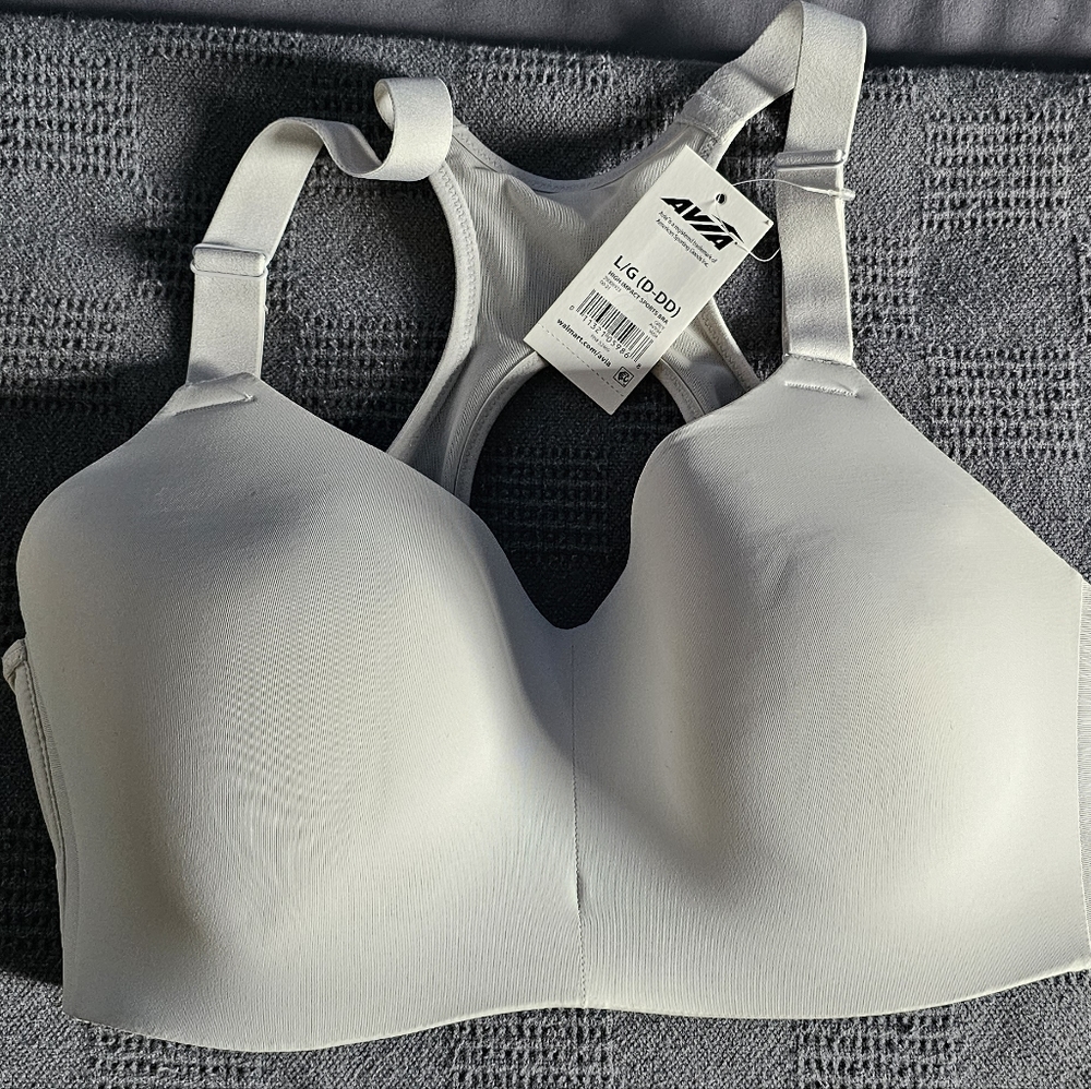 Wireless padded sports bra